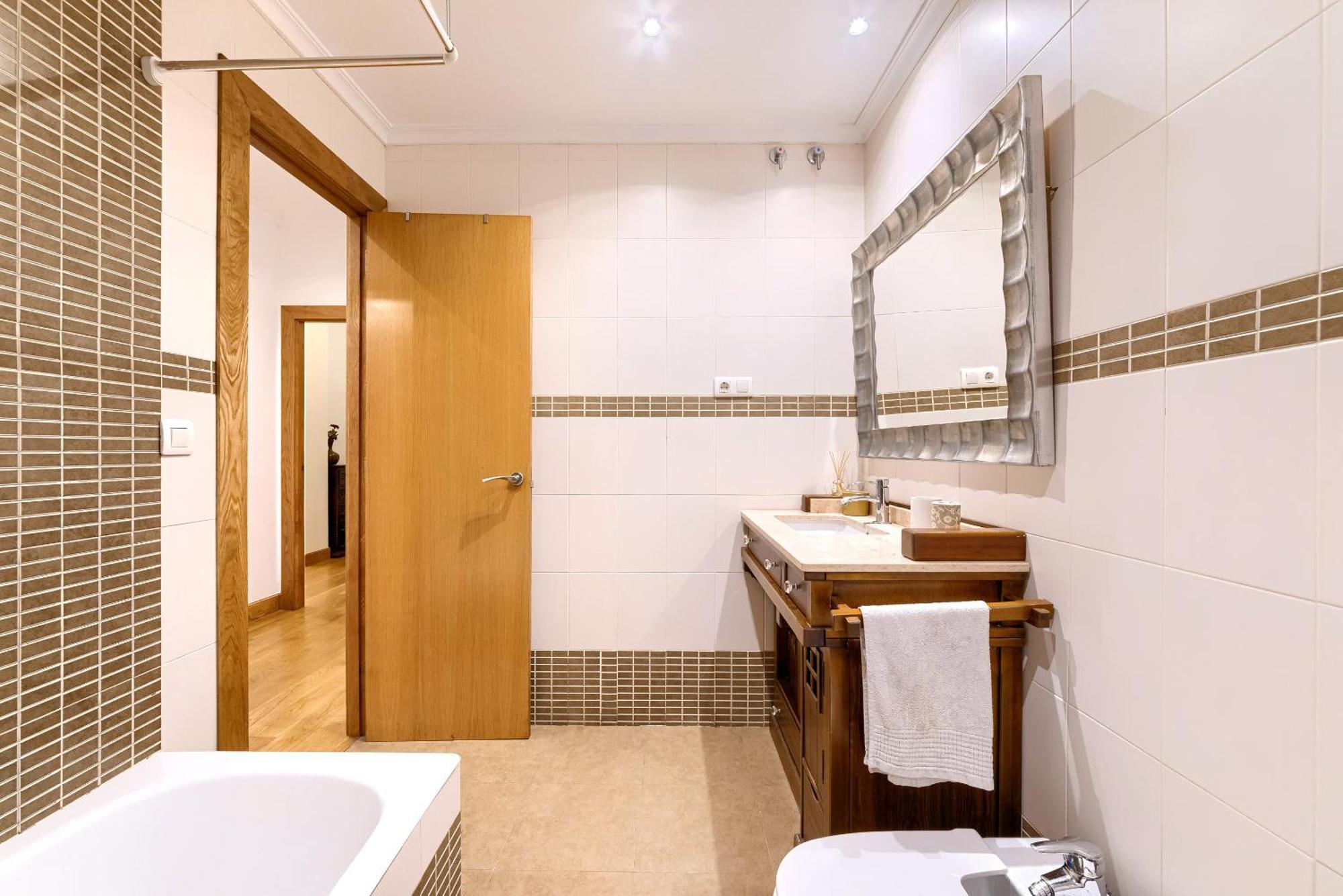 Appartement Vivienda Turistica Acogedora Y Elegante En Irala à Bilbao Extérieur photo