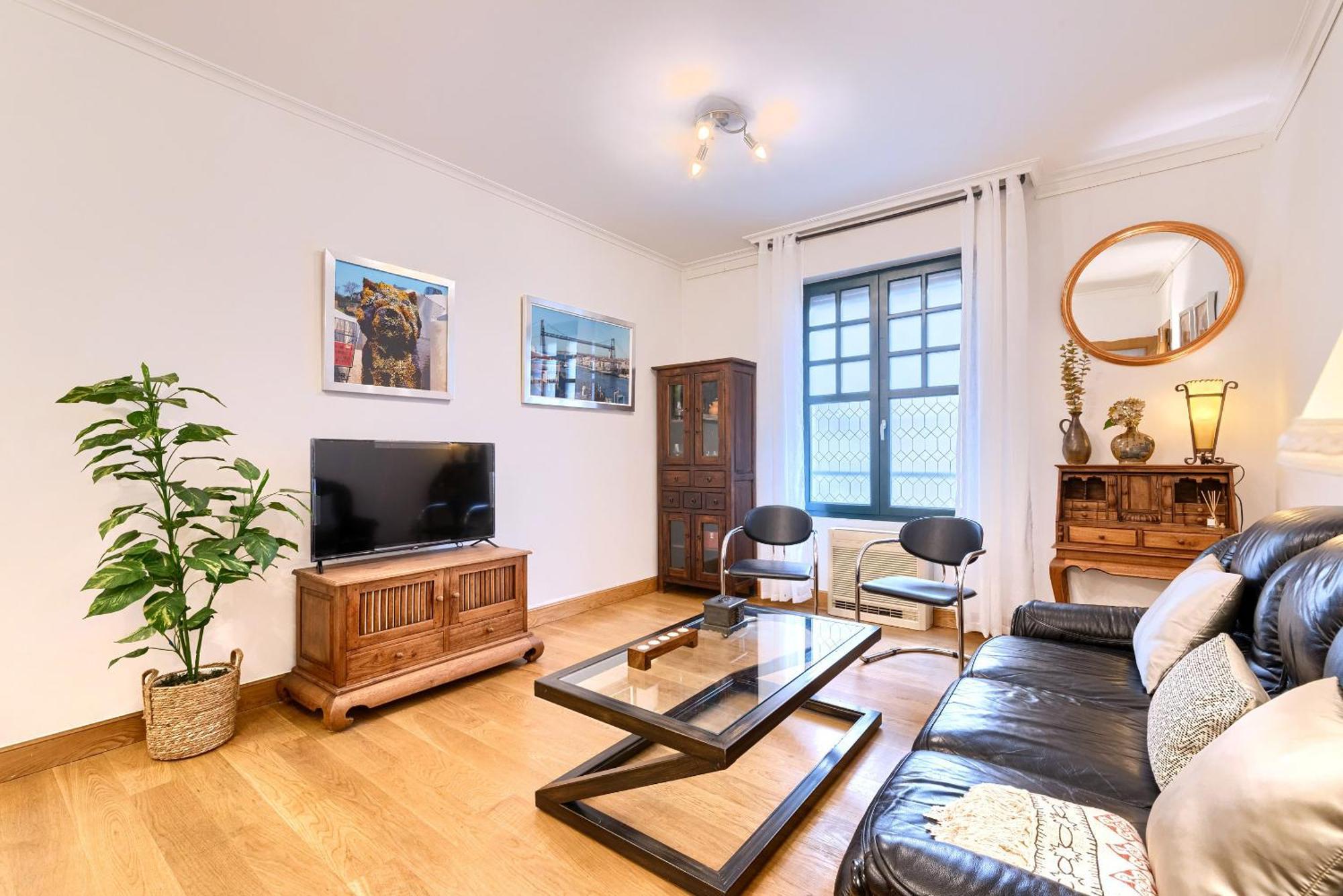 Appartement Vivienda Turistica Acogedora Y Elegante En Irala à Bilbao Extérieur photo