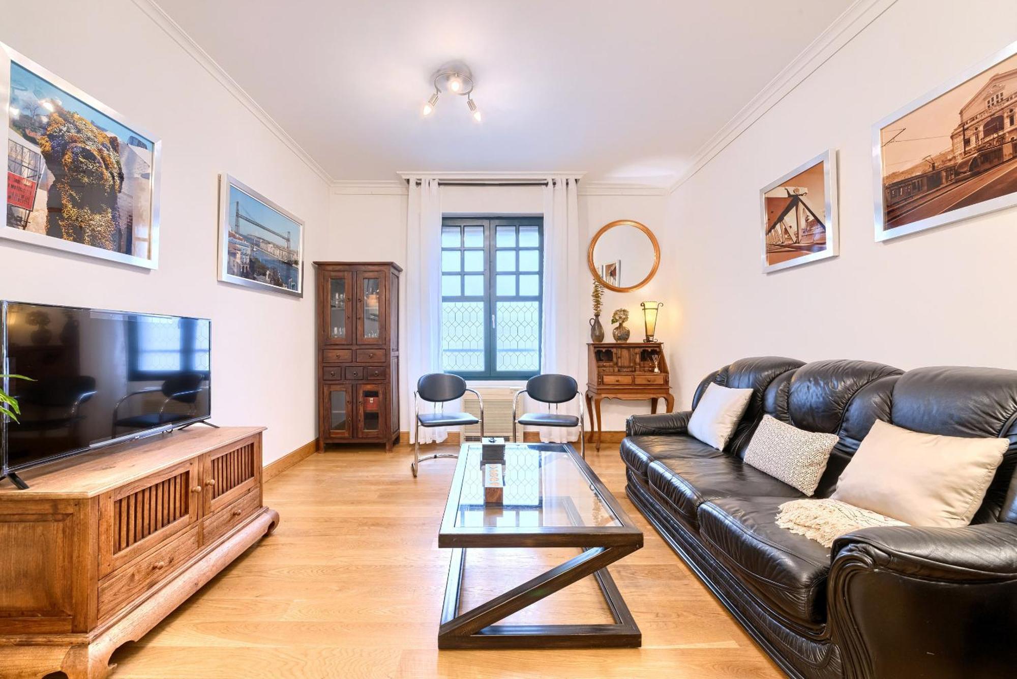 Appartement Vivienda Turistica Acogedora Y Elegante En Irala à Bilbao Extérieur photo
