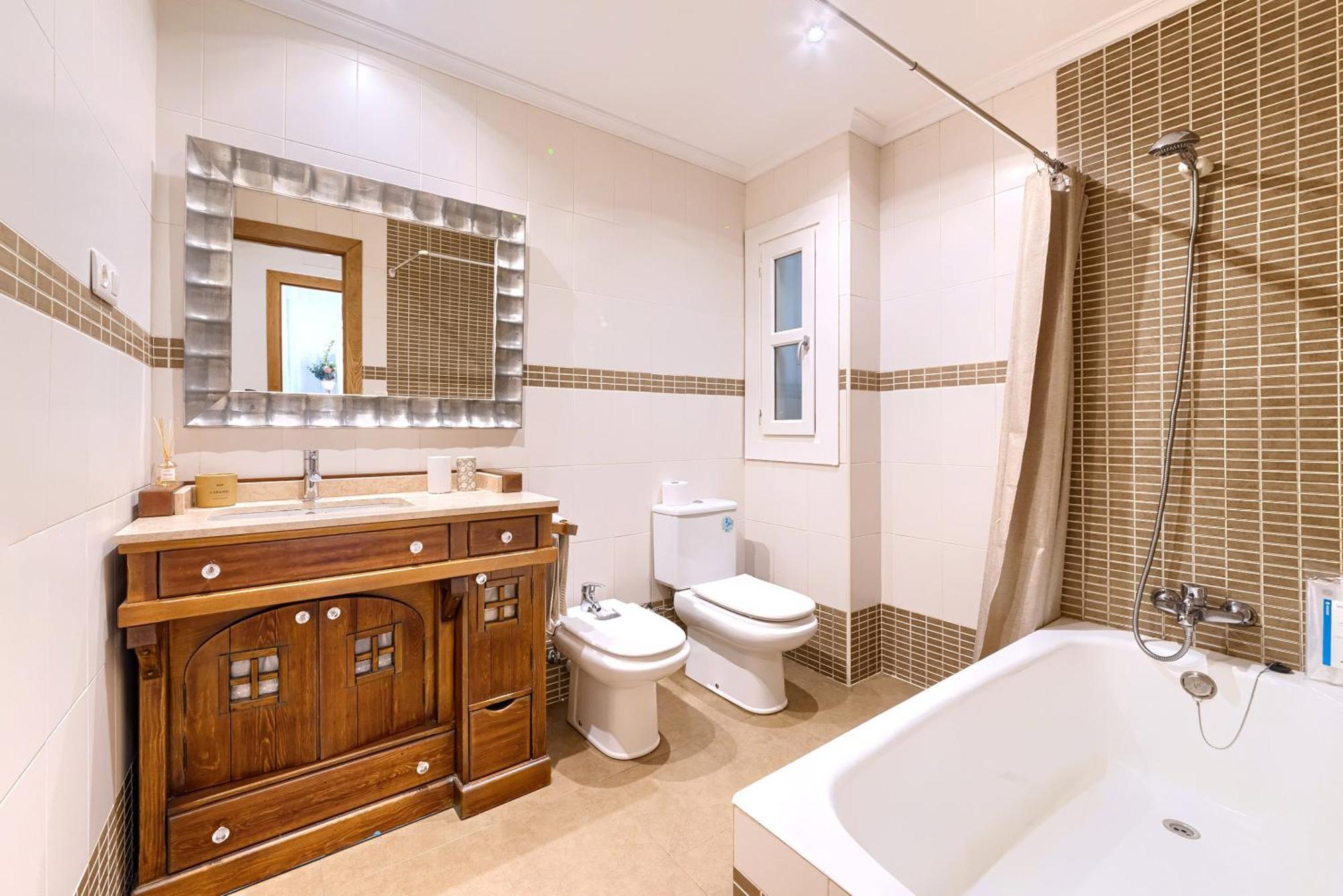 Appartement Vivienda Turistica Acogedora Y Elegante En Irala à Bilbao Extérieur photo